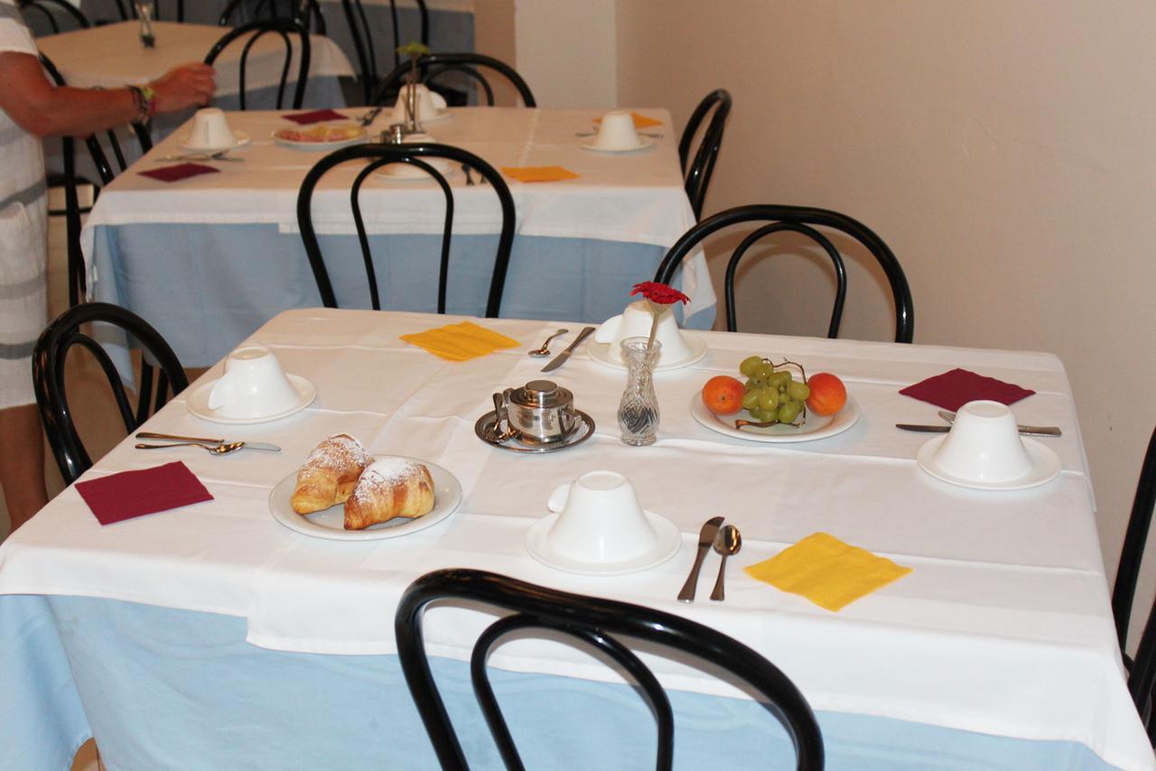Hotel Elde Riccione Dış mekan fotoğraf