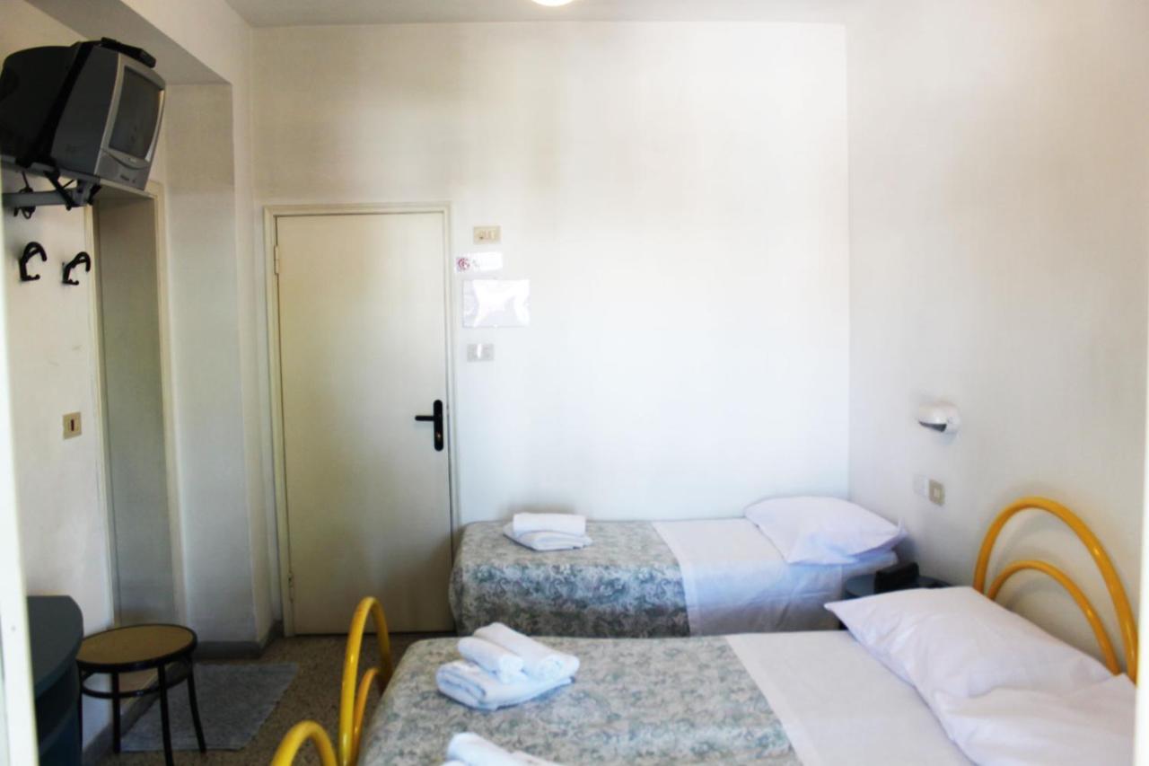 Hotel Elde Riccione Dış mekan fotoğraf